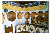 Picture of 'χάλκωμα, τό (copperware, copper utensil)'